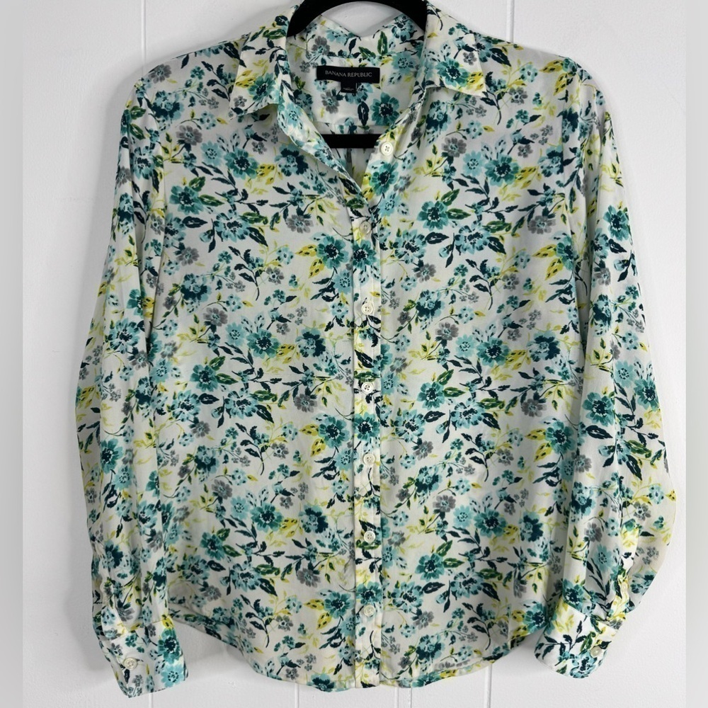 Banana Republic Floral Button Down Light Poly Blouse Size Small